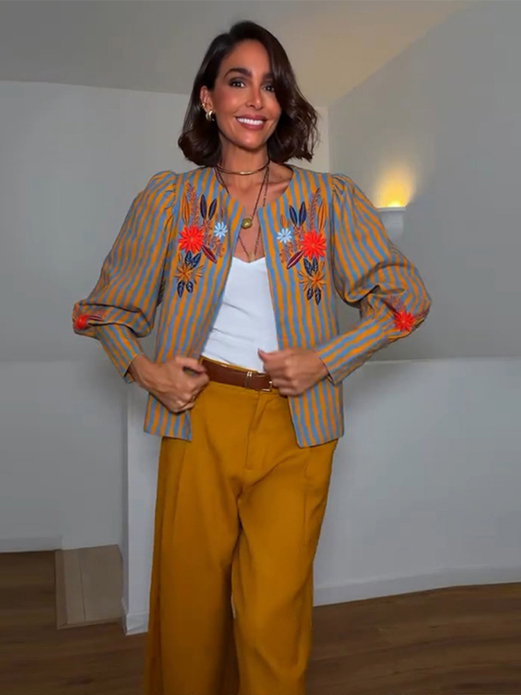 Winter Clothing - Giacca Ricamata a Righe con Fiori