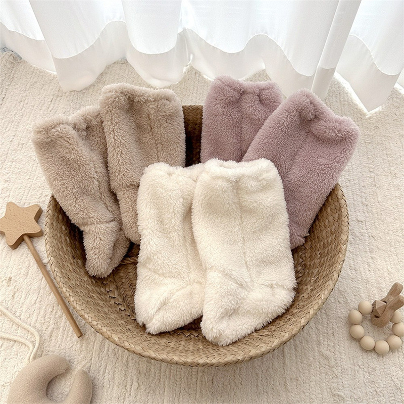 Caldi calzini invernali per ba - Winter Clothing For Baby Girl recensione e prezzo